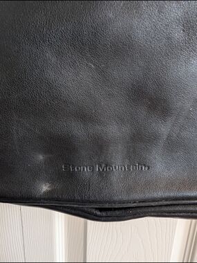 Stone Mountain Accessories Black Leather Women's Bag